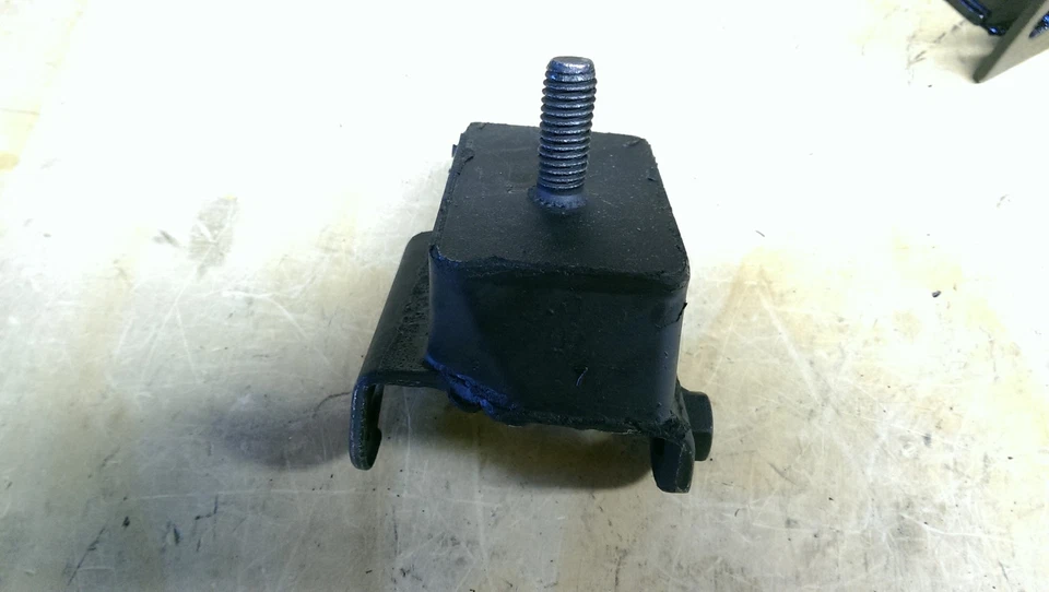 Motor Mount Kit for Plymouth Barracuda with 318 360 383 Engine 1967-1974 Set 2 - Image 4 of 4