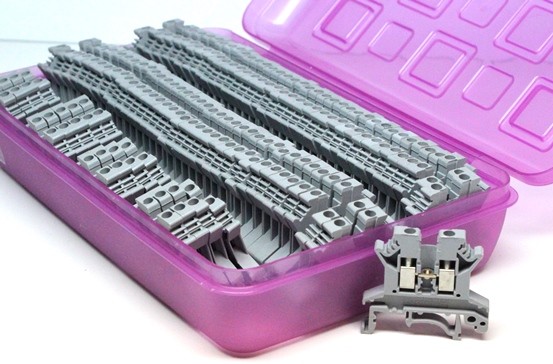 91 # UK 2.5 N Phoenix Contact Terminal Blocks, UK25N