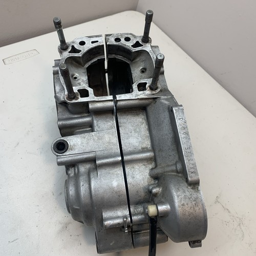 1988 KX250 OEM Engine Cases Center Cases Left Right Inner Cases KX 250 Case Set - Picture 3 of 24