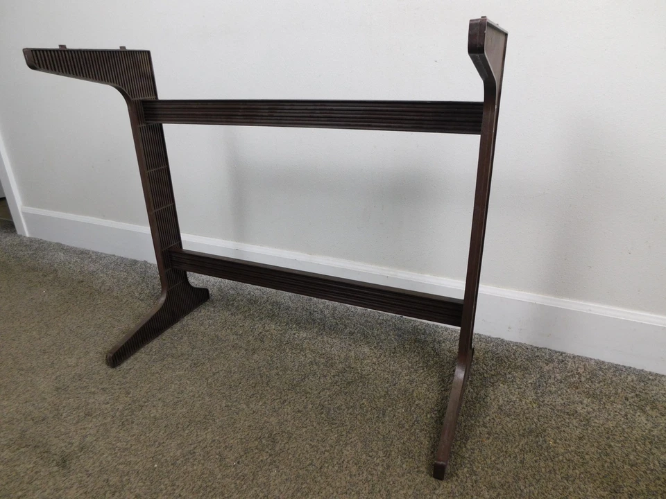 ¡SOLO BASE DE PIE VINTAGE AÑOS 60! Órgano eléctrico Magnus 668 plástico marrón EZ 28,5" ancho Foto 4 de 4