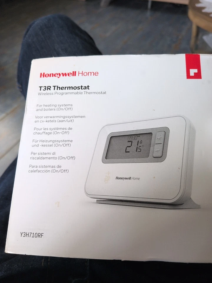 T3R Thermostat digital programmable sans fil - HONEYWELL HOME : Y3H710RF0067 - Photo 1/1