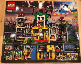 LEGO 70922 The LEGO Batman Movie Joker Manor 3444 Pieces Sealed The box is scrat