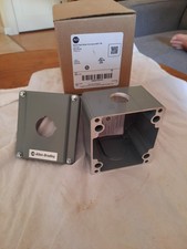 New In Box Allen Bradley Single Button Enclosure 800T-1TZ
