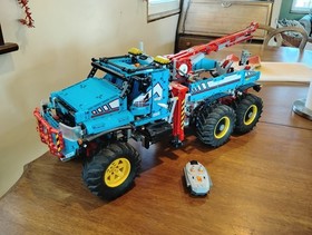 LEGO TECHNIC: 6x6 All Terrain Tow Truck (42070) 99% Complete No Manuel Or Box