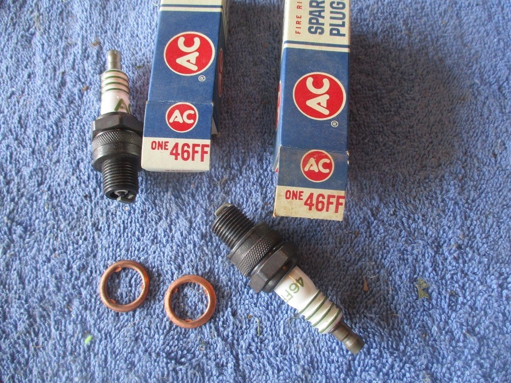New NOS 46FF AC Fire-Ring Spark Plugs Dated 1966 Corvair Vintage Parts 2
