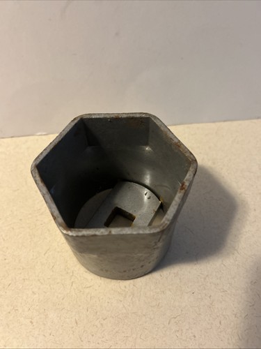 OTC Tools 1934 3-1/8" 3/4" Drive 6-Point Bearing Locknut Socket - Foto 8 di 9