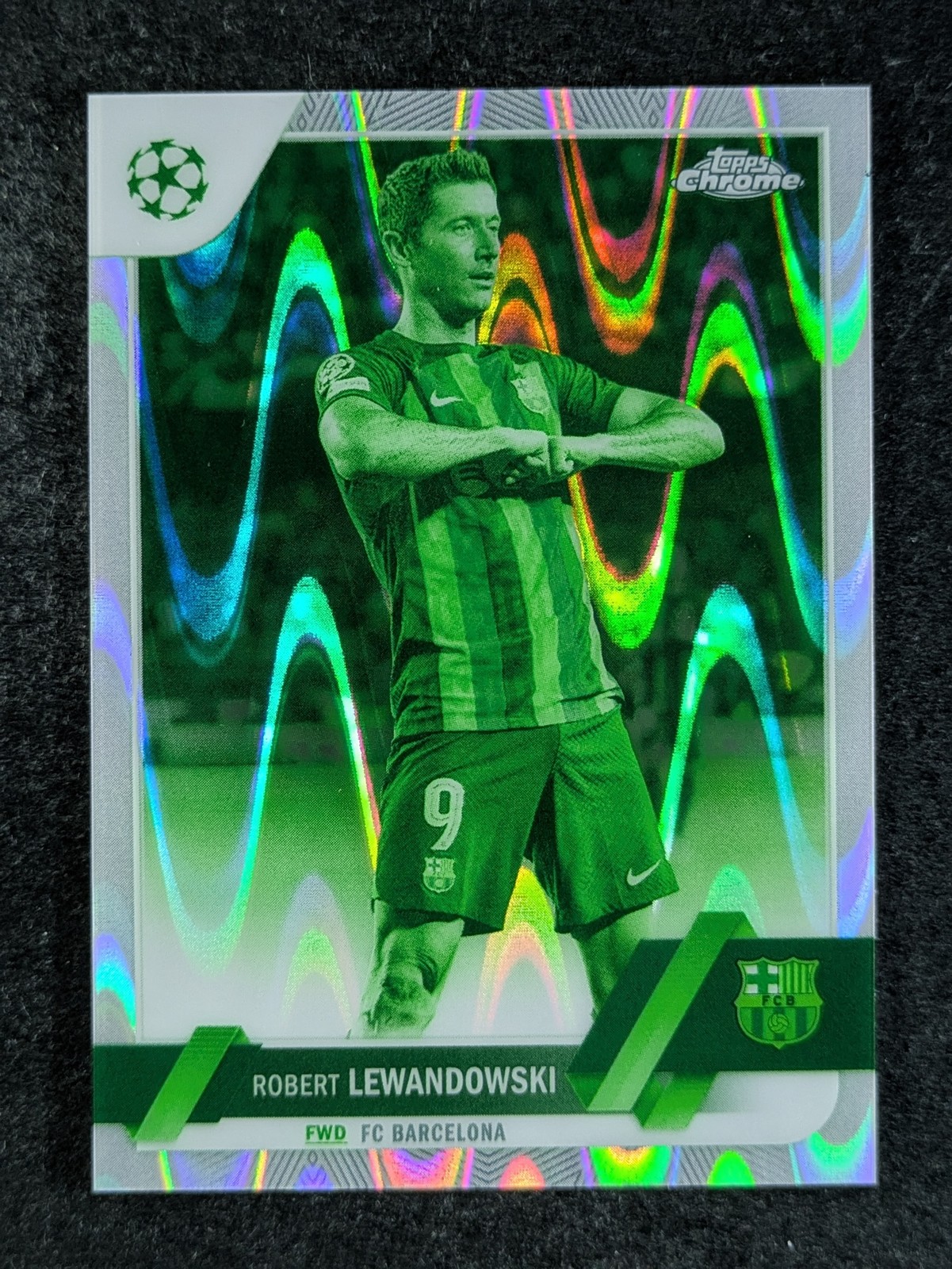 2022-23 Topps Chrome UEFA ROBERT LEWANDOWSKI 10/225 Night Vision RayWave #9