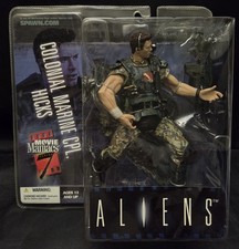 McFarlane s Aliens Exclusive Movie Maniacs Se...