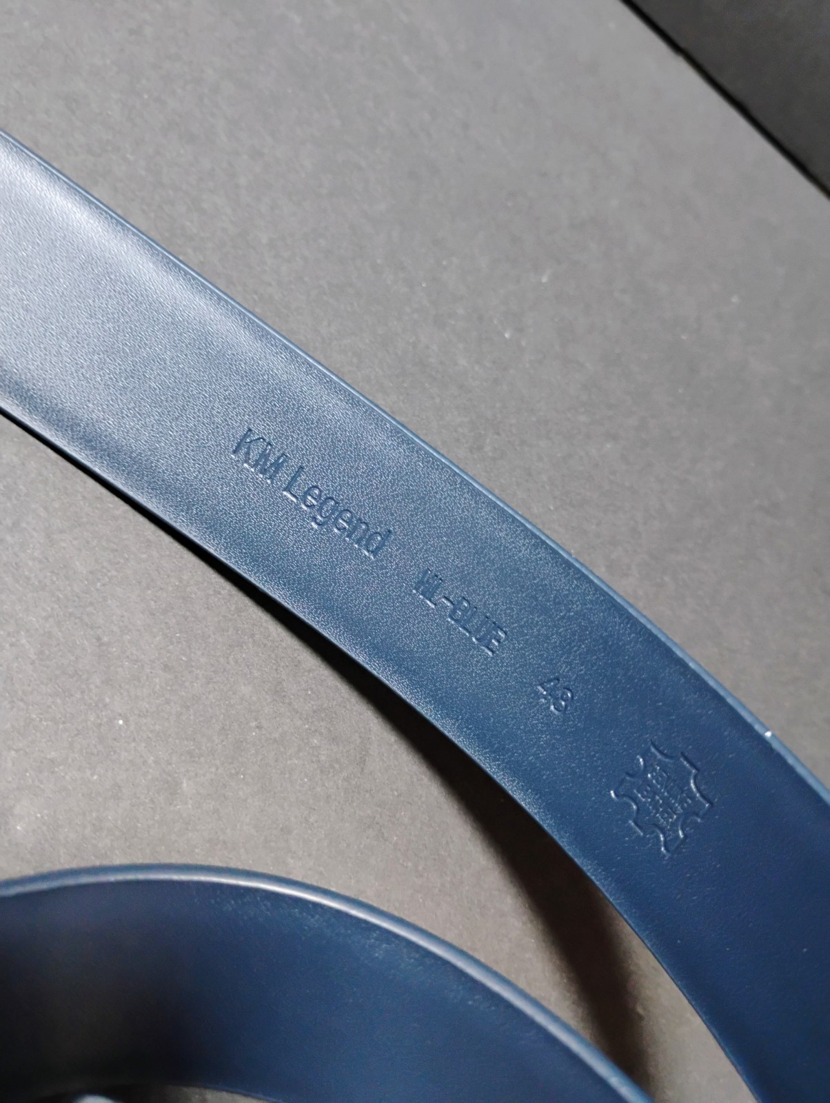 KM Legend Men's Genuine Leather Dress Belt NL-Blue 48 Brand New