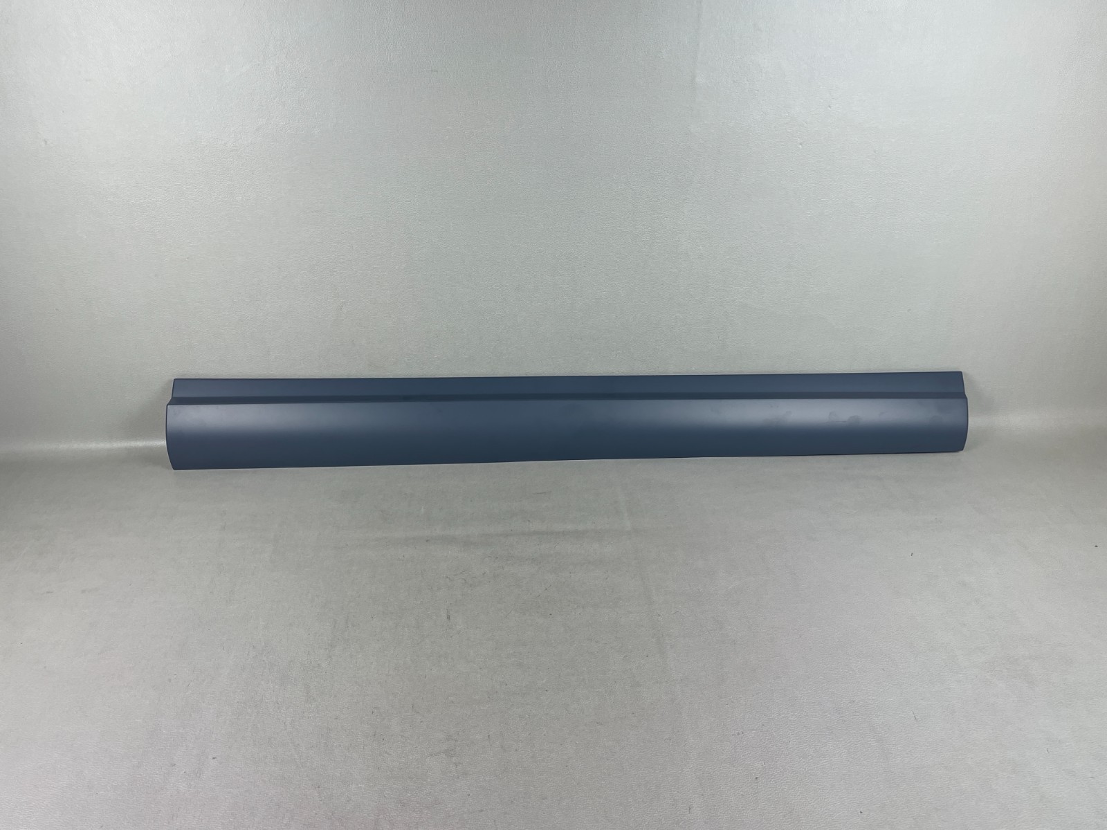 New! 2017-2019 Maserati Levante Right Front Side Skirt Unpainted OEM