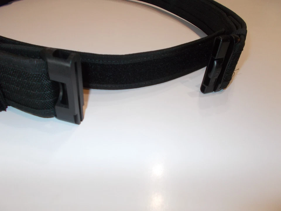 Тактический пояс 5.11 2 дюйма черный внутренний ремень XL и держатели в комплекте очень хорошее состояние - Изображение 4 из 4