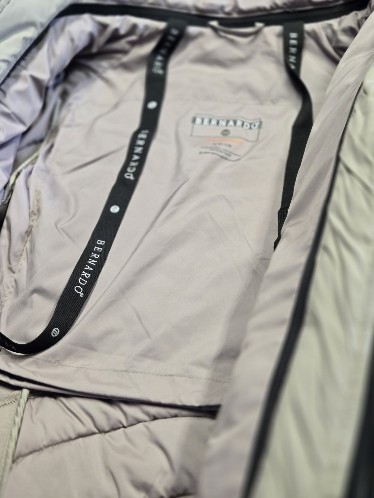 Bernardo Jacket Womens Small Performance  Quilted… - image 7