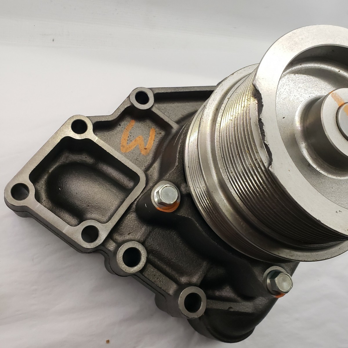 CUMMINS WATER PUMP ASSEMBLY W/ GENUINE HOUSING 4393471 / 4386570 