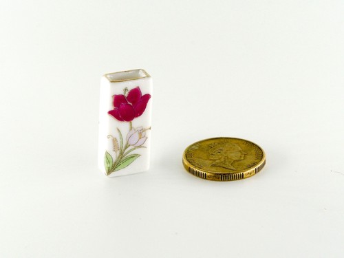 Dollhouse Miniature Home Decor - Purple Flower Vase with Gold Lining 3cm - Picture 2 of 2