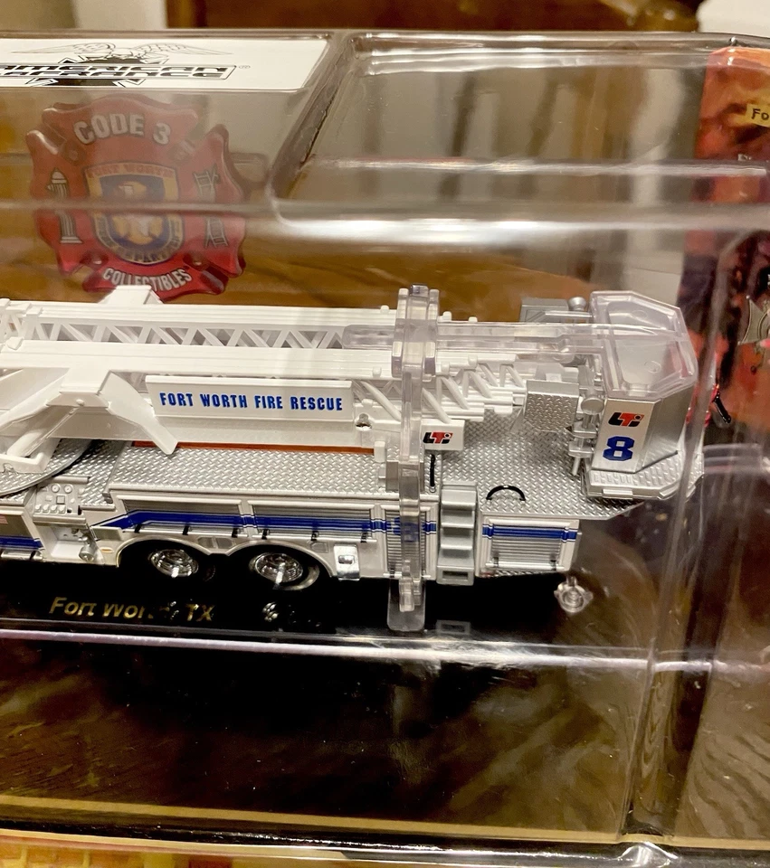 Code 3 Fort Worth American Lafrance LTI Mid-Mount Tower Ladder 8 #12746 1/64 - Image 3 of 4