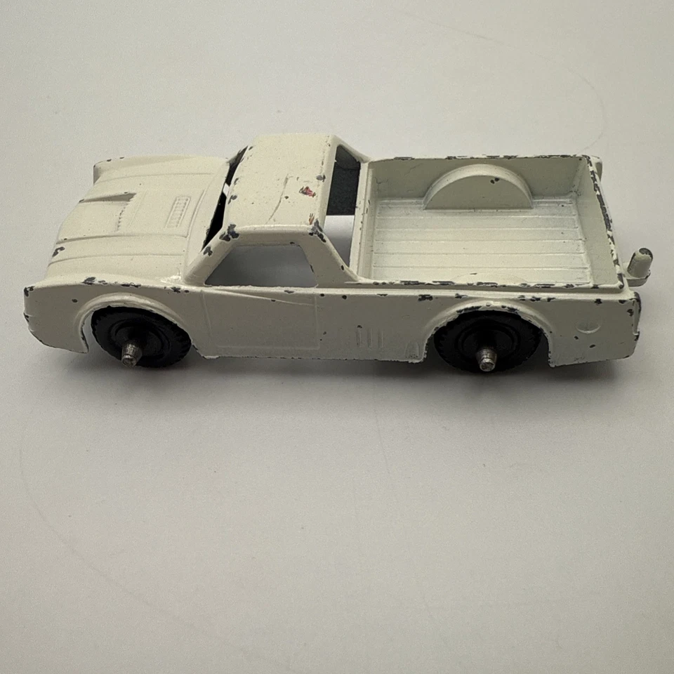 🚚 Vintage Midgetoy Pickup Truck – White Diecast Metal 1950s/60s USA 1:64 Scale - Image 3 of 4