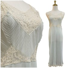 Vintage 50s Pastel Blue Sheer Nylon Crystal Pleated Lacy Full Slip Dress Size 34
