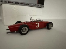 CMC 1:18 Ferrari Dino 156 F1 Sharknose M-069 #3 1961 - Missing certificate