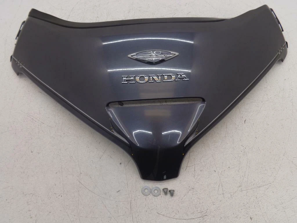 2001 02 2003 2004 Honda Goldwing GL1800 FRONT FAIRING SCREEN