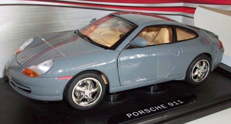 未使用❗MOTOR MAX 1999 PORSCHE 911 1:18 RARE MOTORMAX 1:18 PORSCHE 911 (996) CARRERA, SILVER - 73101