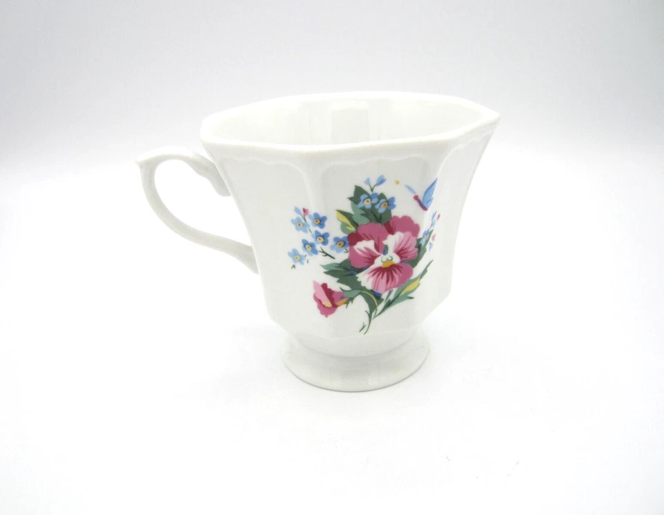 Taza de café de té octágono con patas florales Hallmark blanca roja verde 12 oz. (450) Foto 2 de 4
