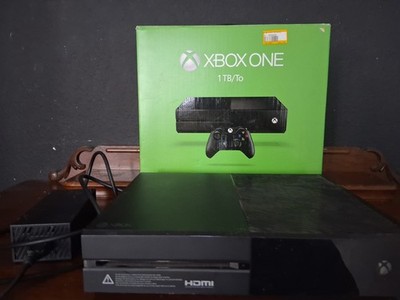 Microsoft Xbox One Heimkonsole Schwarz Mit Ovp. Ohne Kontroller