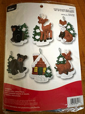 NEW Bucilla Santa's Black Bear Cabin Felt Ornament Kit Set of 6 Holiday 86947E