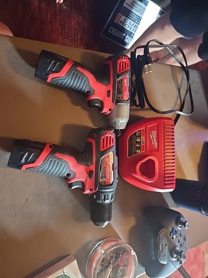Milwaukee M12 12V Cordless Drill Driver/Impact Driver 2-Tool Combo Kit (2494-22)