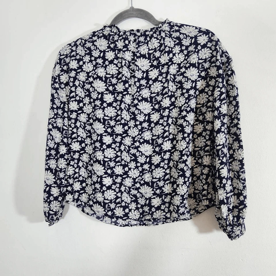 Blusa floral azul marino talla grande Vineyard Vines para niña Foto 4 de 4