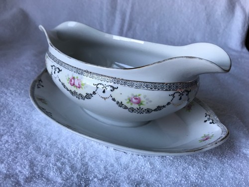 Vintage Noritake Hand Painted Nippon "M" Gravy Boat with Attached Underplate - Picture 5 of 12