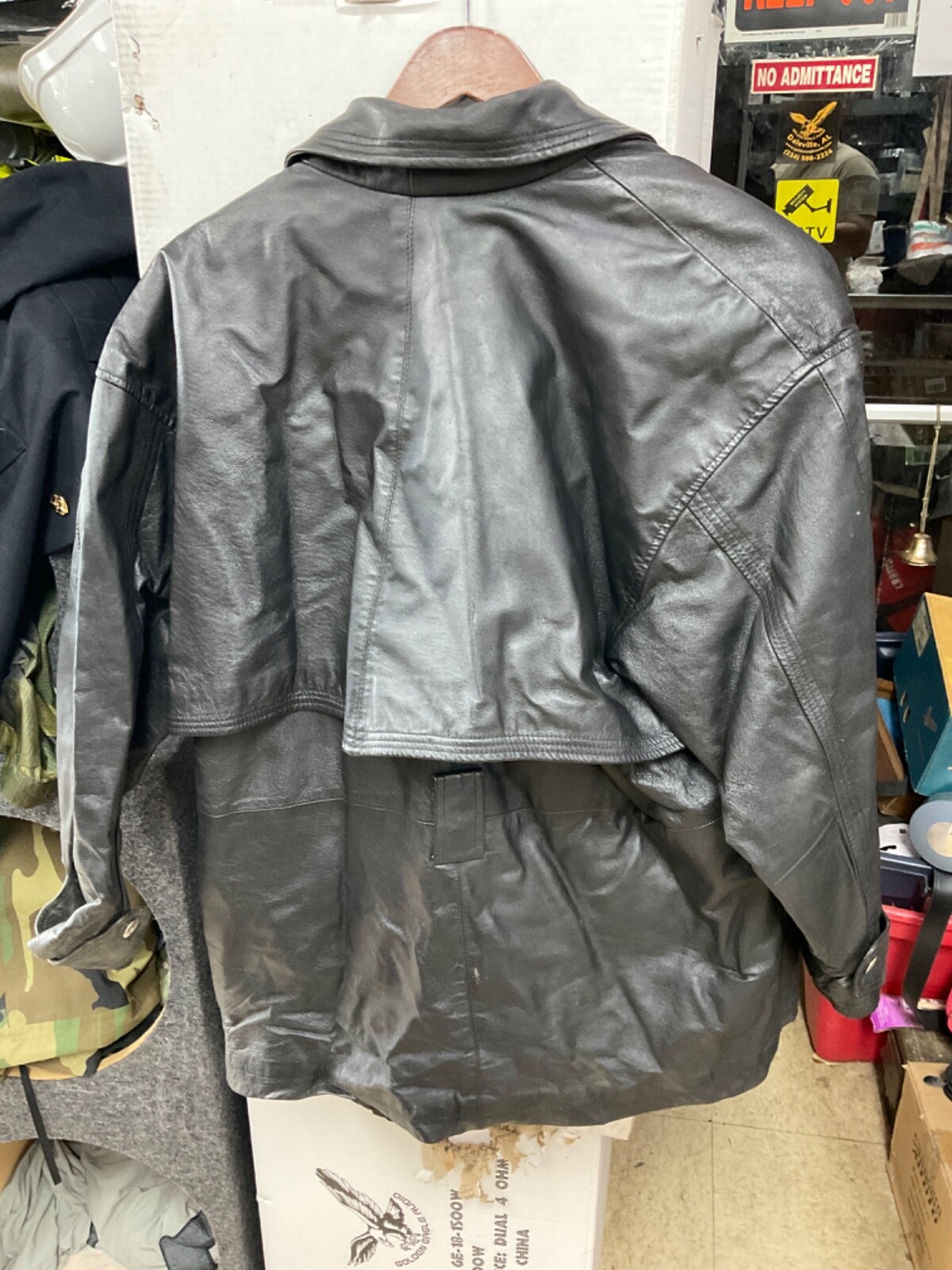 Winlit Leather Jacket Size Medium - image 2