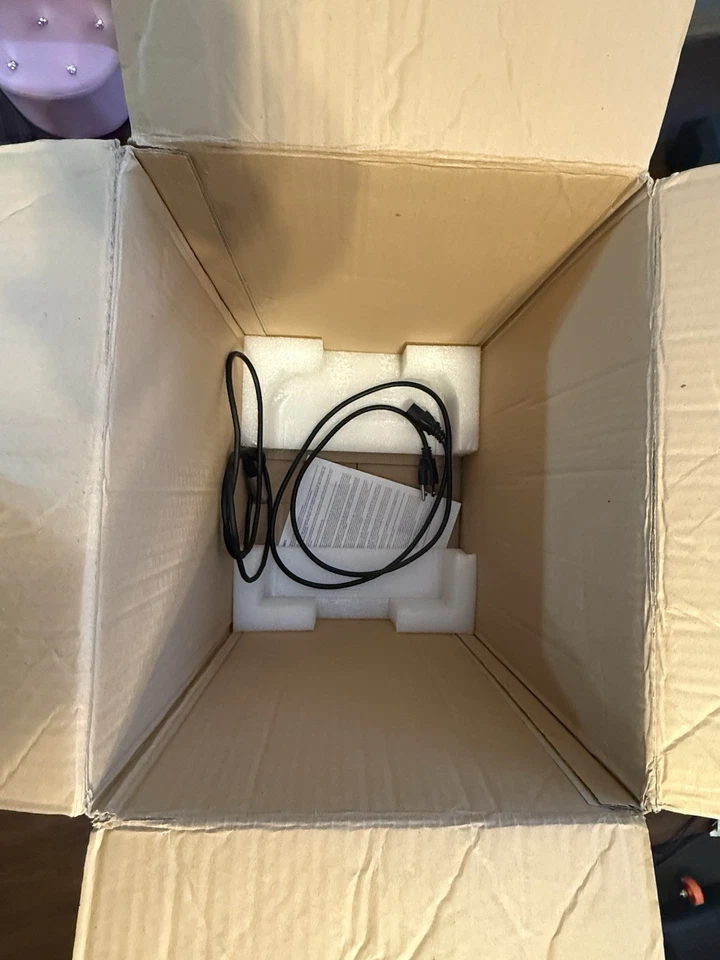 KRK Rokit 6 G3 RP6G3-NA 6" Powered Studio Monitor Speaker Pair With Stands - Image 3 of 4