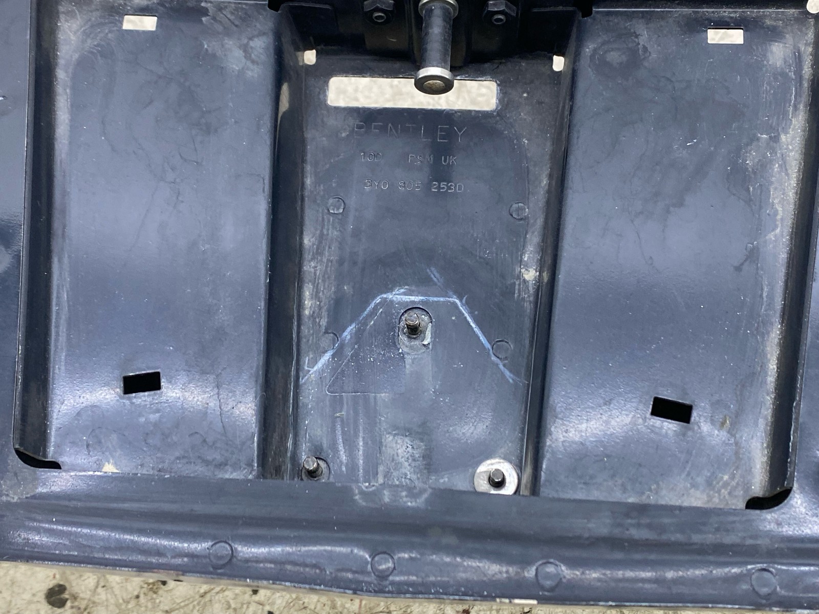 2010-2020 BENTLEY MULSANNE OEM FRONT LEFT RIGHT UPPER RADIATOR HEADLIGHT BRACKET