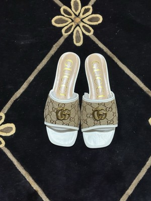 Gucci Slides Woman
