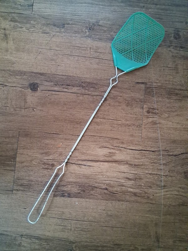Wire Aluminum Mesh Metal Handle Durable Long Lasting Fly Swatter Lot of 1