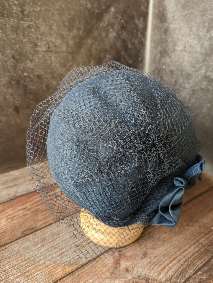 Kangol Design Navy Pillbox Wedding Hat With Veil Vintage - Image 3 of 4