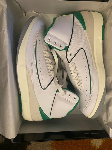 Air Jordan 2 Retro Lucky Green Men’s Size 10.5
