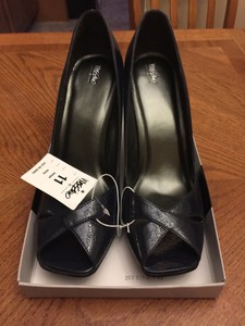 navy blue heels size 11