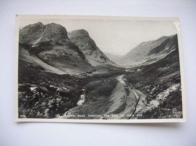 Glencoe Postkarte - Windende Straße durch den Pass von Glen Coe. 1955.