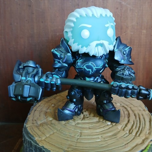 Funko Pop! Games: Overwatch - Reinhardt #400 GiTD 6" NYCC Exclusive Loose - Picture 2 of 10