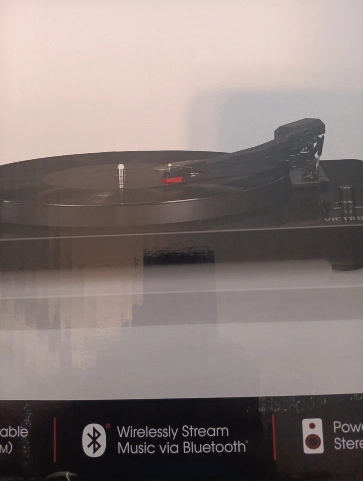 Victrola modern bluetooth stereo turntable ITUT420 Black - Image 4 of 4