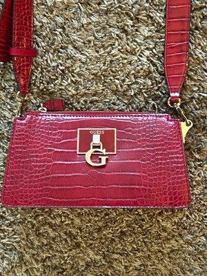 GUESS Red Croc Embossed Crossbody Bag Zip Closure Gold Hardware Logo