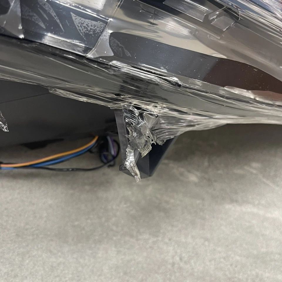 Faro halógeno Chevrolet Malibu para pasajero derecho 2016 2017 2018 Foto 4 de 4