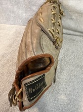 Holiday Baseball Glove 60-0551 Right Hand Throw Very Good Condition Vintage