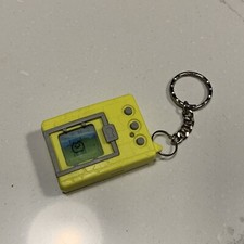 Vintage 1997 Digimon Original Virtual Pet Yellow Digivice Keychain TESTED
