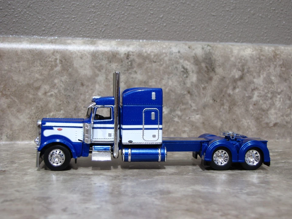 DCP 1/64 Blue White Peterbilt 389 Semi Truck Farm Toy - Image 2 of 4