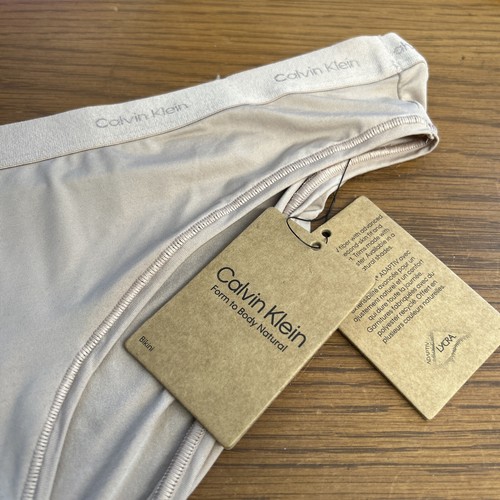 Bikini Calvin Klein DONNA (1X-LARGE) forma a corpo naturale più nuovo con etichette QF6831-202 - Foto 2 di 6