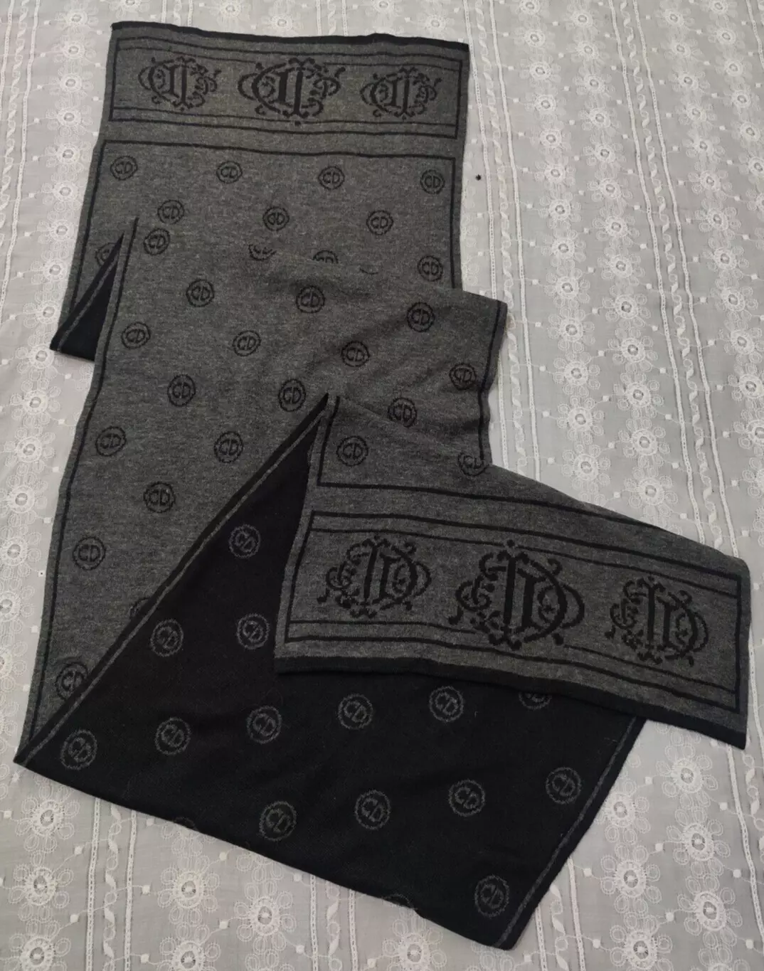 Authentique foulard Christian Dior châle étole monogramme logo multicolore Made France