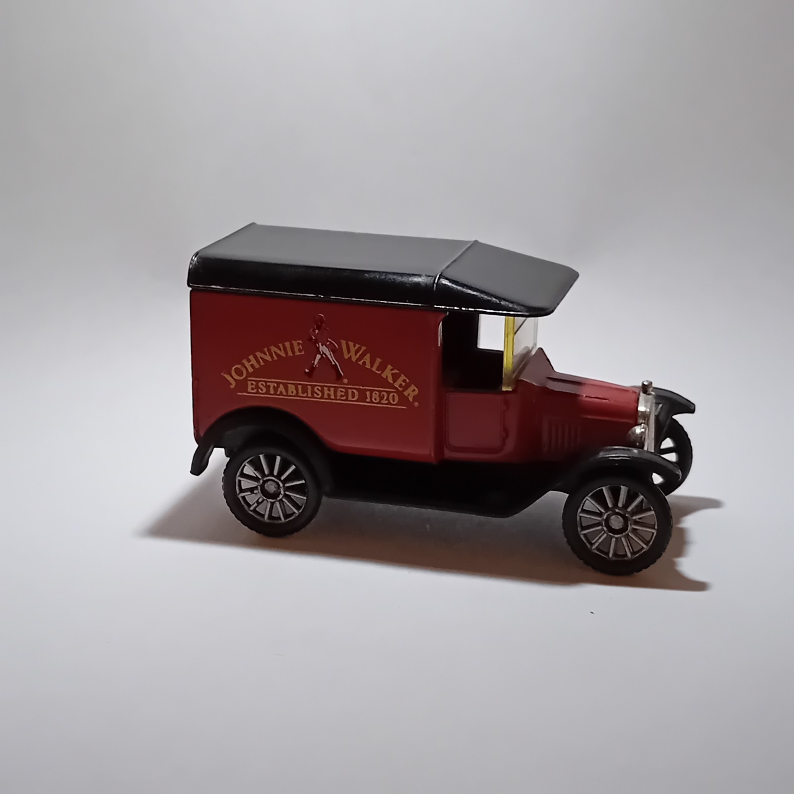 Modellino Ford Model T 1921 Johnnie Walker Lledo Days Gone Diecast Vintage 1/43