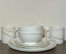 2 Sets of Vera Wang Venato Imperial 4-Piece Place Setting NWOB MSRP $350